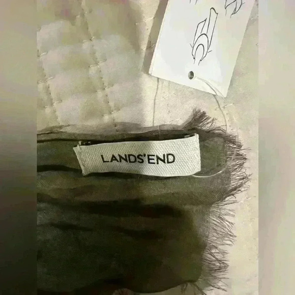 Lands End ladies scarf NWT beautiful colors! Can wear many ways. - Picture 6 of 14